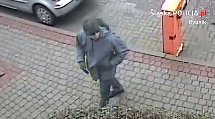 To on napadł na pocztę? Policja publikuje wizerunek podejrzanego (foto i wideo), KMP Rybnik