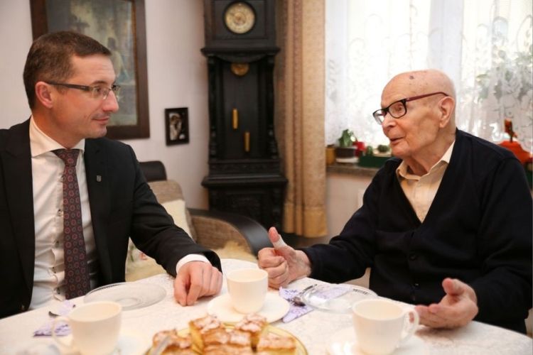 Alojzy Fros świętuje 101 lat. Przeżył wojnę, obóz koncentracyjny i marsz śmierci, Wacław Troszka