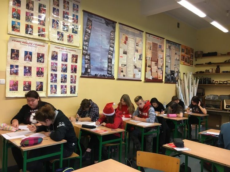 Uczniowie SP9 napisali ponad 500 listów w obronie praw człowieka, SP nr 9 w Rybniku