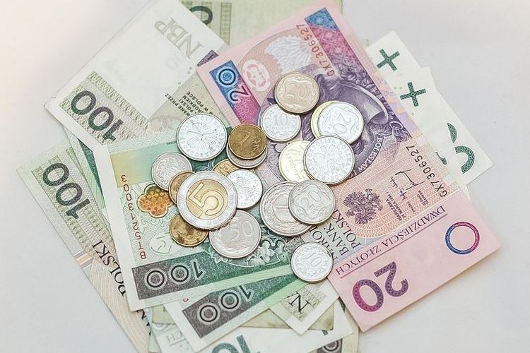 Prezes PiS chce niższych wynagrodzeń dla samorządowców. Co na to sami zainteresowani?, Archiwum
