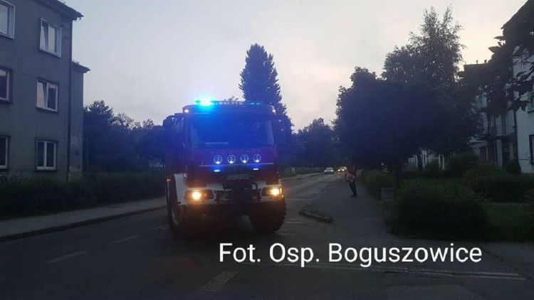 Dwunastoletni rowerzysta uderzył w samochód, OSP Boguszowice