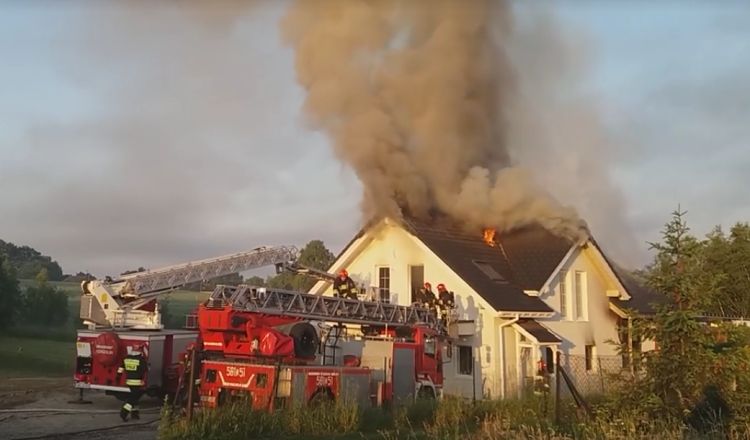 To był nowy dom. Spłonął niemal doszczętnie (wideo), Facebook/Rybnik112
