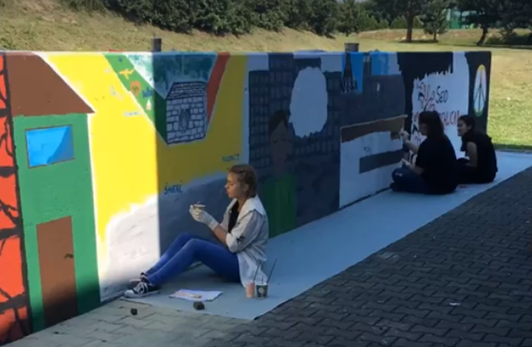 Uczniowie z Jankowic namalowali mural na terenie szkoły (wideo), Materiały prasowe