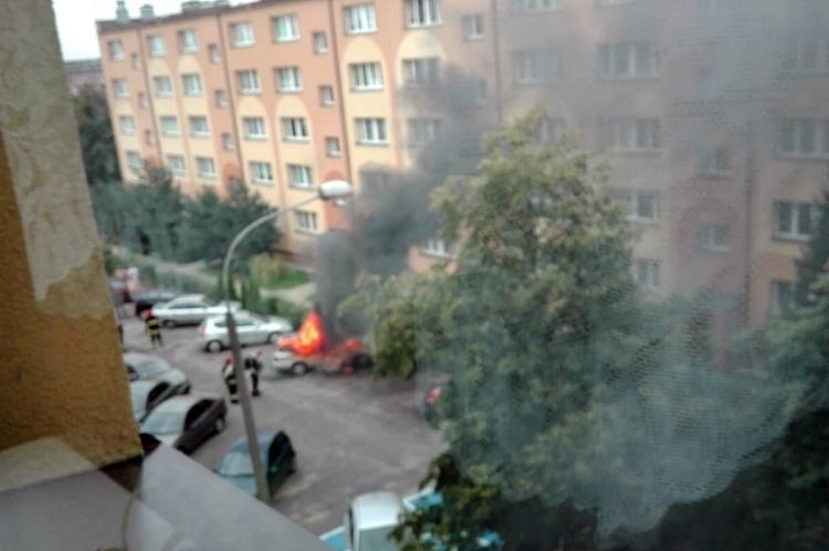 Ogień i dym na Grunwaldzkiej. Spalił się samochód (wideo), Czytelnik