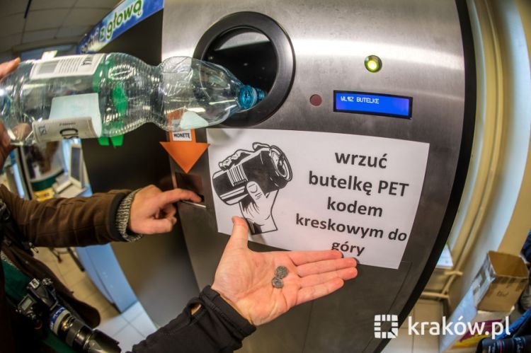 Automat na butelki PET w Rybniku? „Generuje zbyt duże koszty”, Krakow.pl