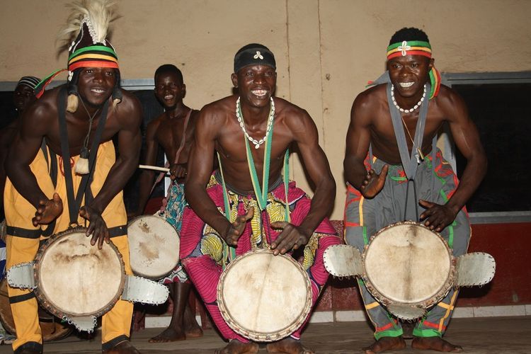 „Muzyczna podróż do Gwinei” w Żółtym Młynku, Materiały prasowe
