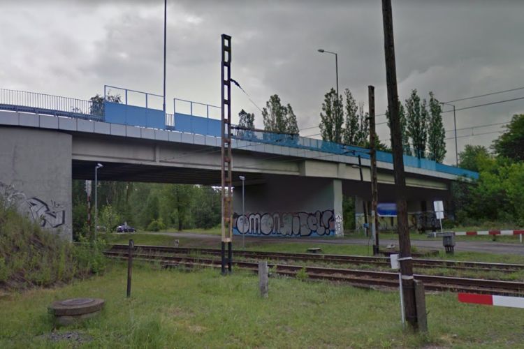 Miasto nie poddaje się. Daje więcej pieniędzy na remont wiaduktu, Google Street View