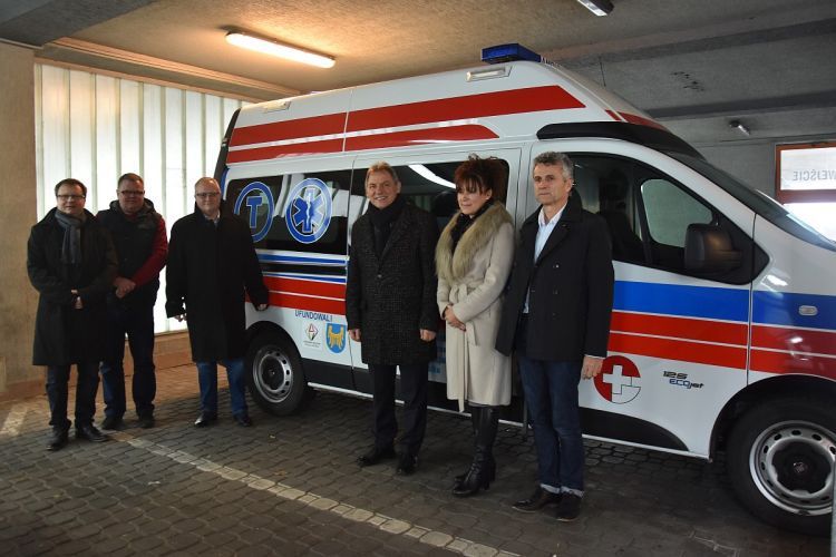 Szpital w Rybniku ma nową karetkę, UGiM Czerwionka-Leszczyny