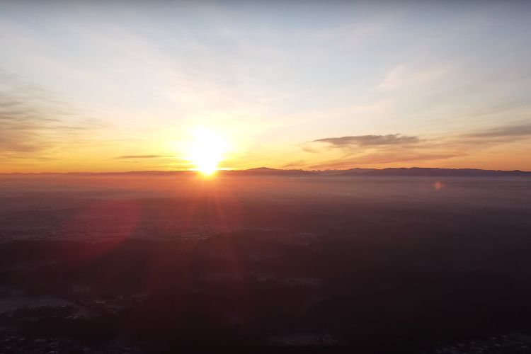 Niesamowity wschód słońca nad Rybnikiem. Widać Beskidy i Sudety!, YouTube