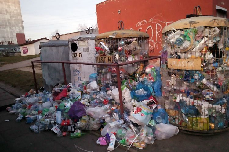 Boguszowice: Osiedle Południe tonie w śmieciach, Czytelnik