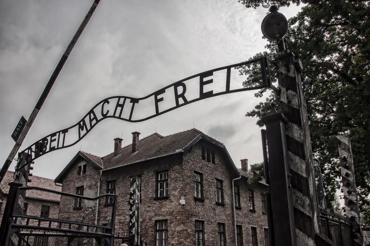 Dzisiaj 75. rocznica wyzwolenia Auschwitz. Ginęli tam też rybniczanie, Pixabay
