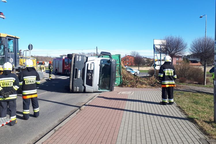 Kłokocin: na drodze przewróciła się ciężarówka (wideo), KMP Rybnik