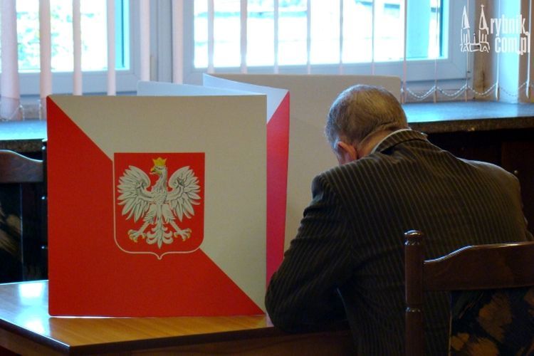 Wybory prezydenckie: Sejm za opcją „hybrydową”, Archiwum