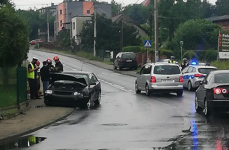 Niedobczyce: zderzenie czołowe dwóch pojazdów, Rybnik i okolice-Informacje drogowe 24H