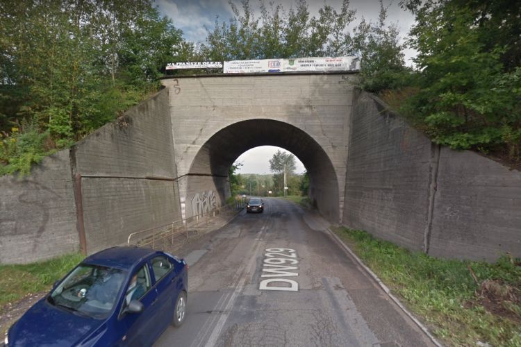 DW929: wiadukt do rozbiórki. Zamkną drogę, Google Street View