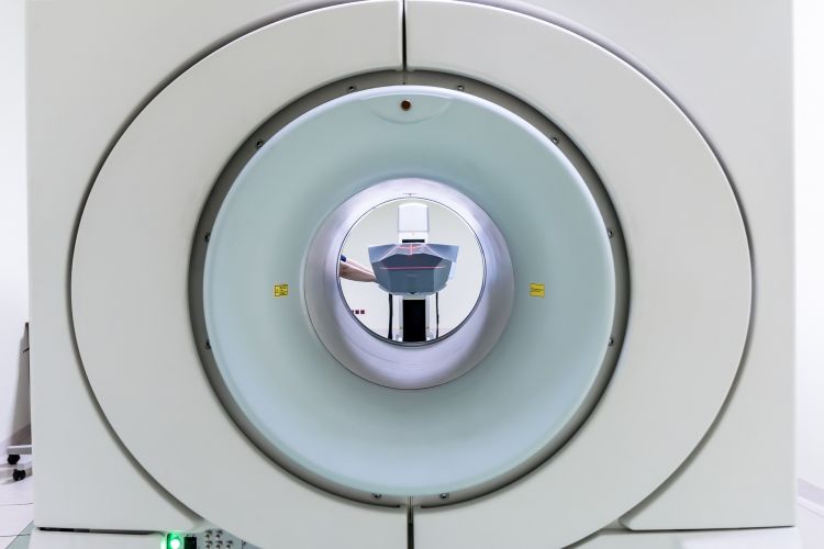 Tomografia komputerowa a rezonans magnetyczny - czym się różnią, Materiał Partnera
