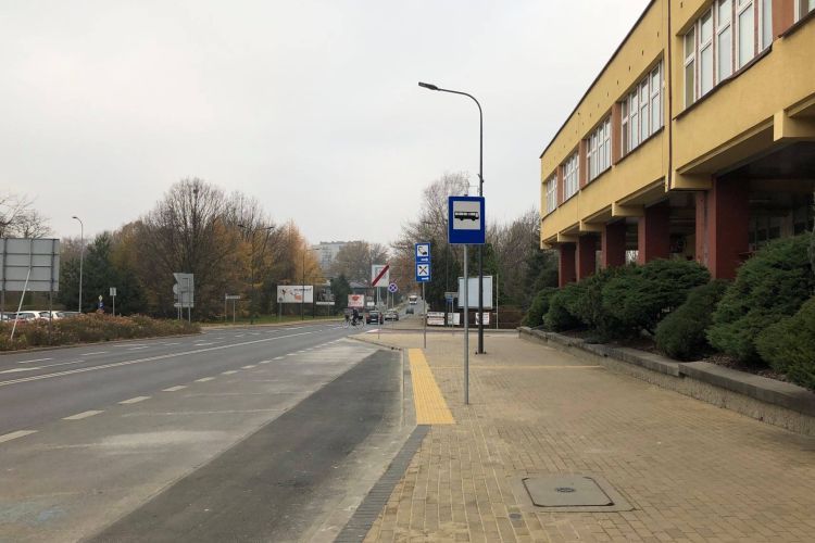 Przy ZUS w Rybniku pojawił się nowy przystanek autobusowy, ZTZ Rybnik