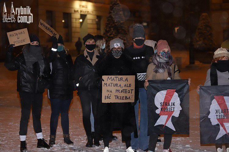 Przełomowe postanowienie sądu w Krakowie: Strajk Kobiet czy inne zgromadzenia są legalne, Archiwum