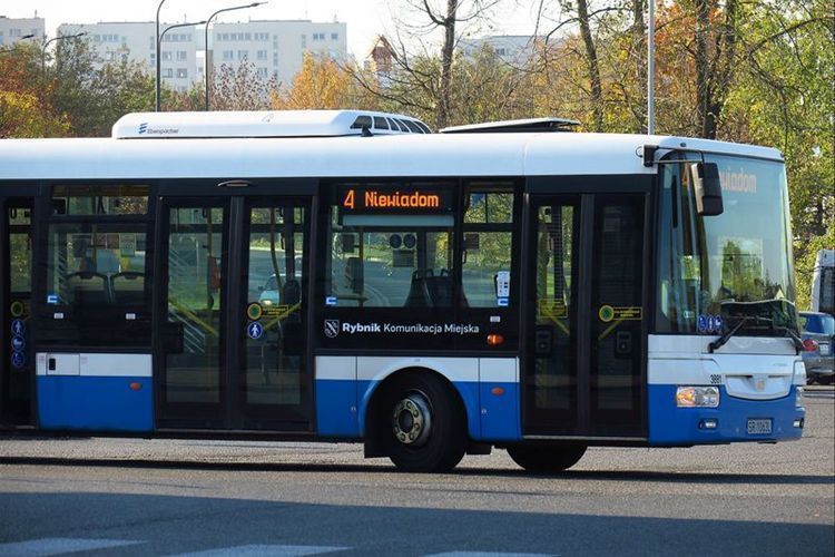 Miasto uruchamia autobusy dla seniorów, Archiwum