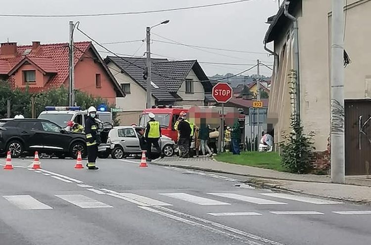 Kraksa na skrzyżowaniu w Świerklanach, Rybnik i okolice-Informacje drogowe 24H / Facebook