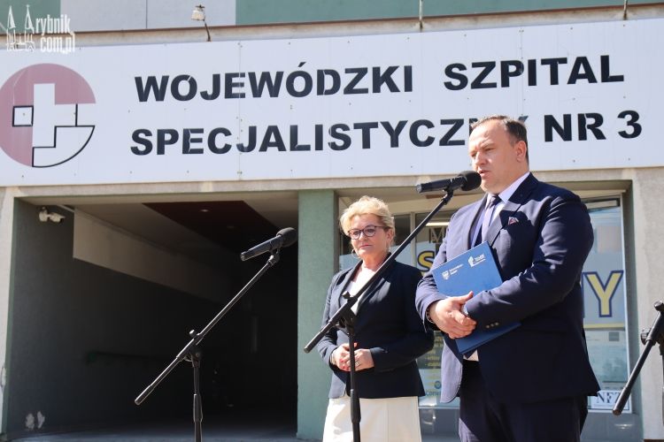 Marszałek pożyczył szpitalowi 15 mln złotych. Oczekuje pomocy władz Rybnika (wideo), bf