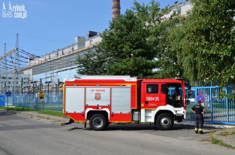 Wyciek drażniącej substancji w Elektrowni Rybnik. Trwa akcja strażaków (zdjęcia), bf