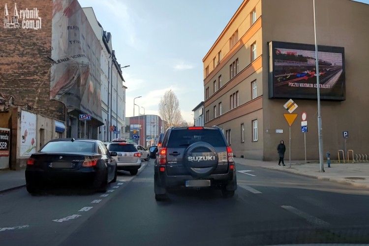 Policja o kontrapasie na Raciborskiej: będzie zagrożeniem dla rowerzystów, Archiwum