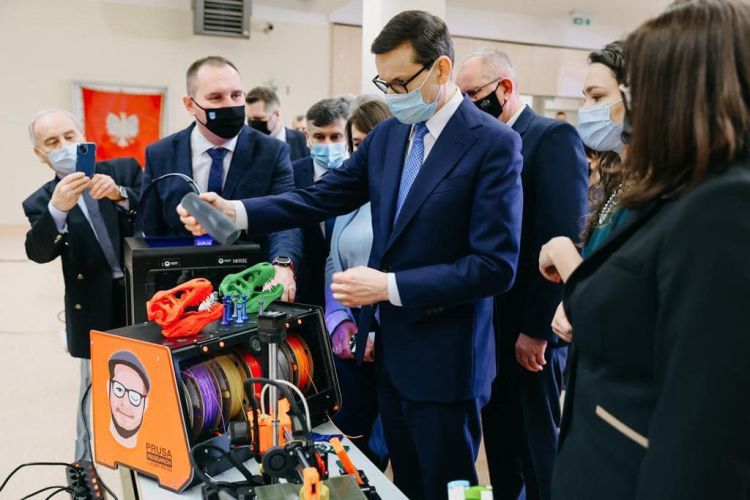 Szkoły w Rybniku dostały 3,3 mln zł na „Laboratoria Przyszłości”. Co to takiego?, facebook/kancelaria premiera