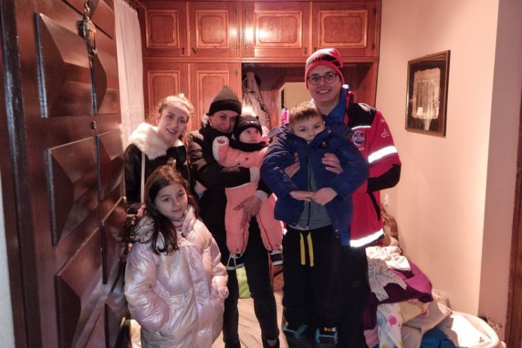Przemek pojechał po Viktorię z dziećmi do Mołdawii. Pokonał 1500 km w jedną stronę, Aktywni Team/Facebook