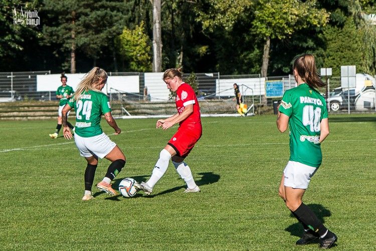 Piłka nożna kobiet: TS ROW Rybnik przegrał w Radomiu, Iwona Wrożyna