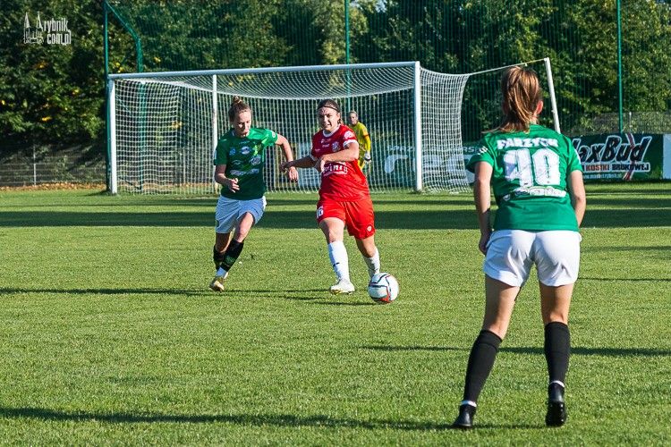 Piłka nożna kobiet: TS ROW Rybnik spada do II ligi, Iwona Wrożyna