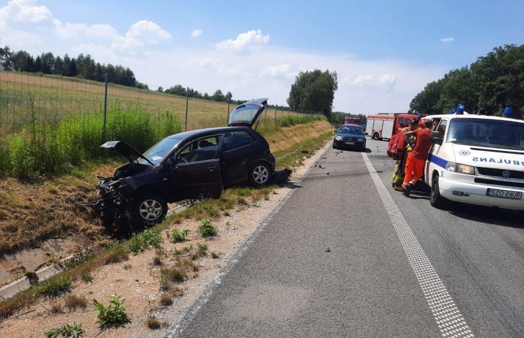 Wypadek na drodze Racibórz-Pszczyna. Kilometr przed Żorami kierowca zasłabł za kierownicą, Źródło: Facebook