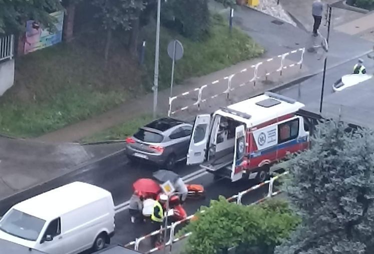 Wypadek w Rybniku. Kobietę na przejściu dla pieszych potrącił samochód, Źródło: Facebook