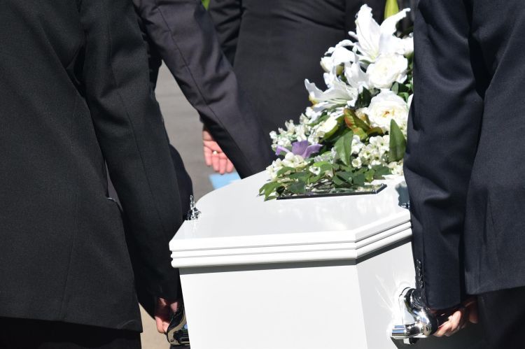 Nawet umieranie staje się drogie. Prezydent Rybnika podniósł stawki za usługi pogrzebowe, Pixabay