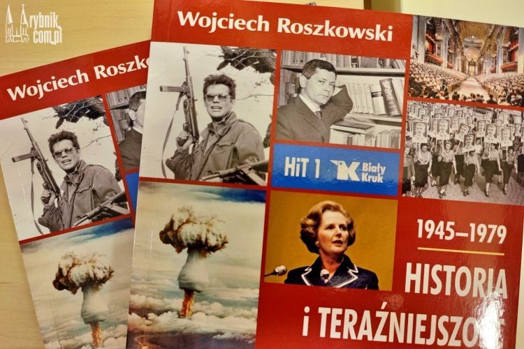 Rybnik: szkoły bojkotują podręcznik HiT promowany przez ministra Czarnka, bf