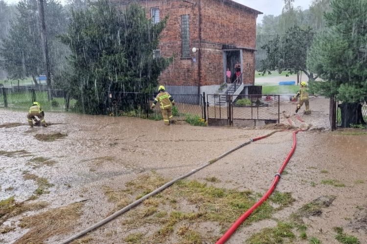 21 interwencji strażaków po ulewie. Najgorzej było w Jankowicach i na południu Rybnika, OSP Jankowice