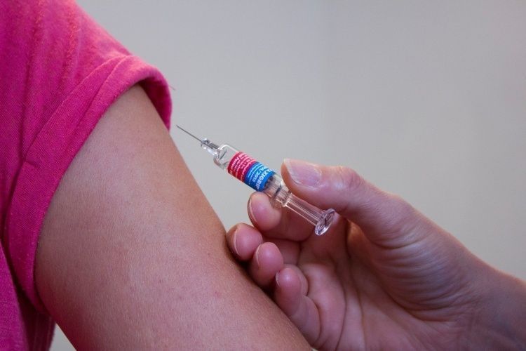NFZ: szczepionki przeciw grypie dostępne w placówkach medycznych i aptekach. Jest szansa na refundację, Archiwum