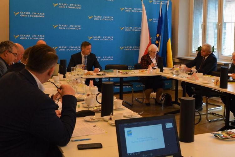 Śląskie samorządy: rząd nie ma pomysłu na kryzys energetyczny i namawia do łamania prawa, Śląski Związek Gmin i Powiatów
