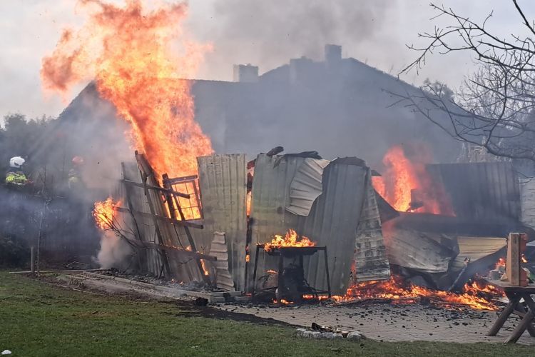 Pożar w Czernicy. Po wiacie zostały zgliszcza (zdjęcia), OSP Gaszowice