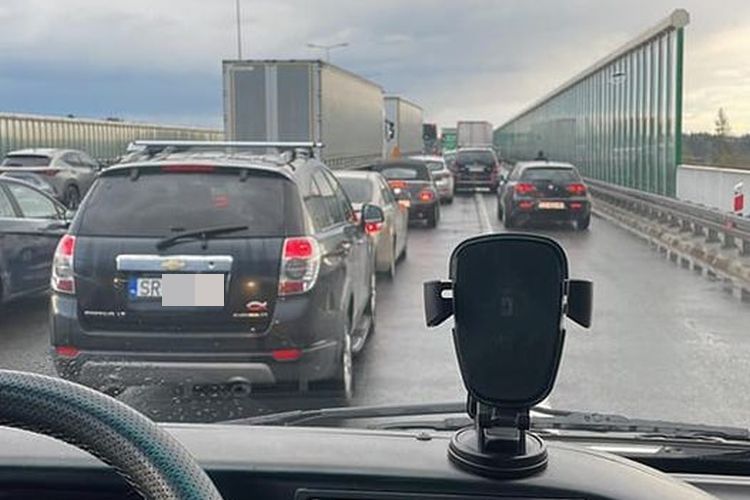 Wypadek na A1. Autostrada w stronę Gorzyczek stała w długim korku, Rybnik i okolice-Informacje drogowe 24H