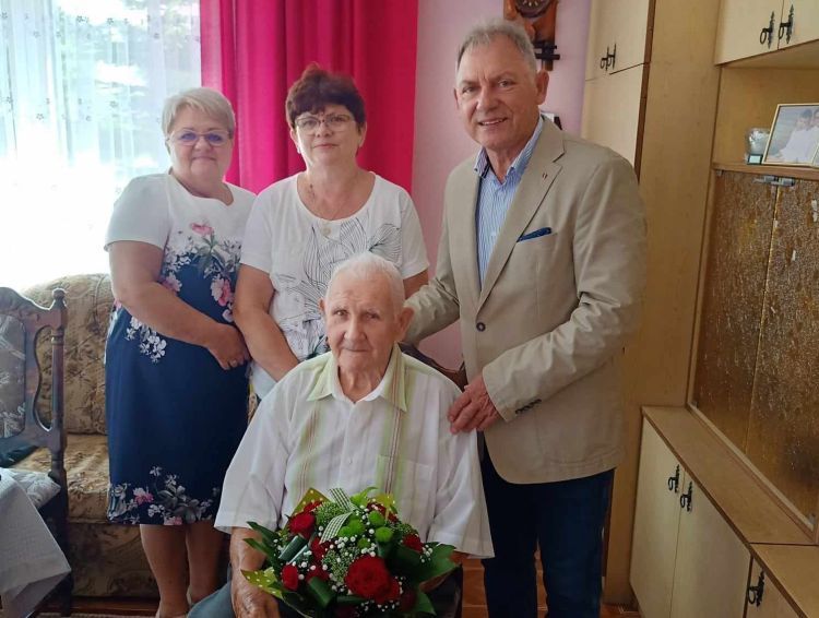 90-latek z Dębieńska. Były życzenia i wizyta burmistrza, UMiG Czerwionka-Leszczyny