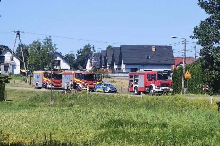 Pożar garażu w Szczejkowicach: dwie osoby zostały zabrane do szpitala (zdjęcia), OSP Szczejkowice