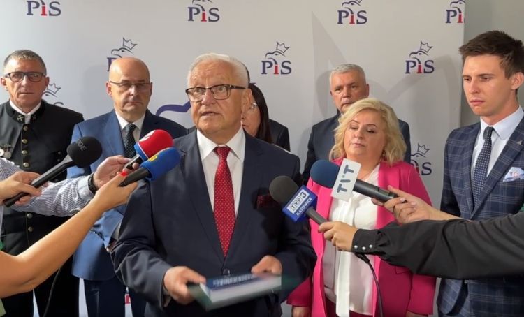 Rybnik: PiS przedstawił kandydatów do Sejmu i Senatu. Wśród nich lider zespołu Universe. Nie ma Adama Gawędy i jego żony - Ewy, Facebook