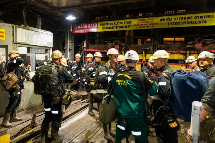 Akcja w Pniówku: „prowadzona jest w bardzo trudnych warunkach cieplnych”. Ratownicy dalej szukają górników, JSW/Dawid Lach