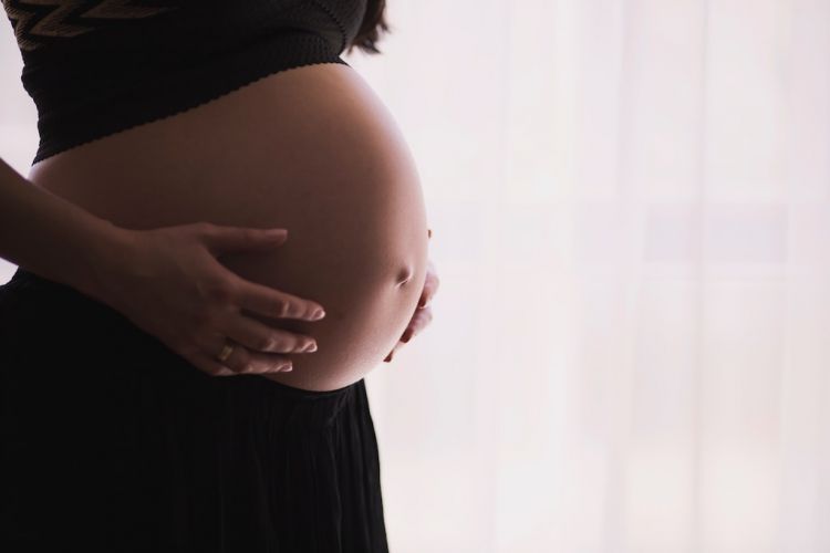 Jak radzić sobie z nietrzymaniem moczu po porodzie?, unsplash.com