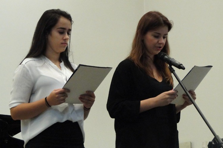 Młodzi recytatorzy zaprezentowali poezję metafizyczną, dk, materiały prasowe I LO Rybnik