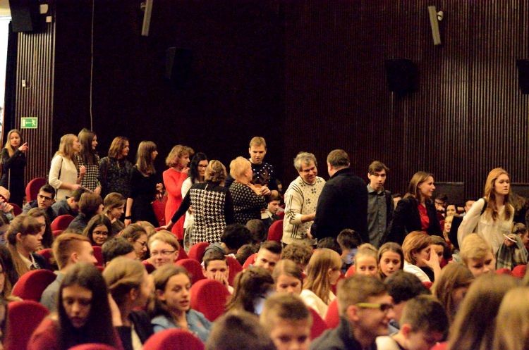 Świąteczne spotkanie „Powstańców” w Teatrze Ziemi Rybnickiej, Ada Ryszka, materiały prasowe ZS 1 w Rybniku