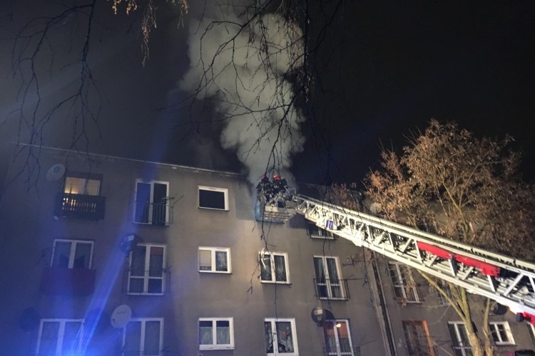 Pożar mieszkania w Boguszowicach postawił na nogi służby, Damian Maliszewski