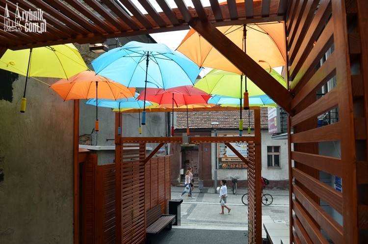 Co za widok! Dróżkę prof. Libury zdobią kolorowe parasole, Bartłomiej Furmanowicz