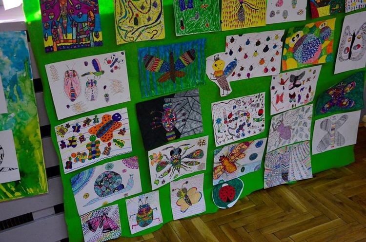 Uczestnicy obozu „Pozytywka” zaprezentowali swoje prace plastyczne, MDK w Rybniku